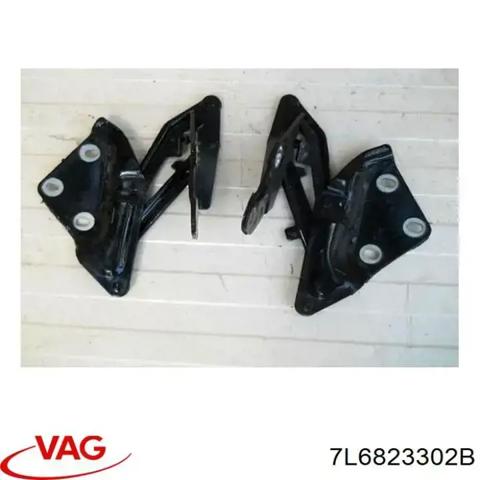 Шарнір капота правий 7L6823302B VAG