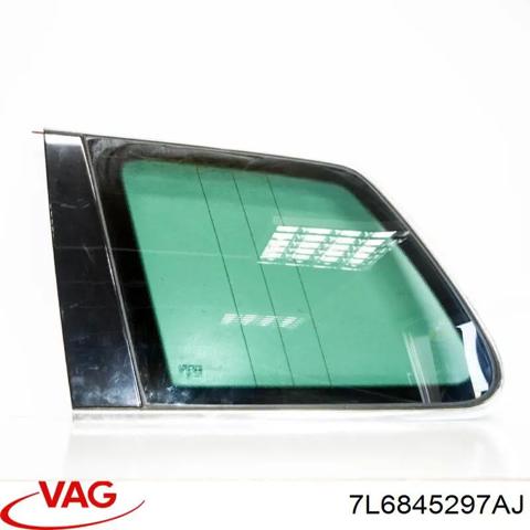 Скло багажного відсіку, ліве 7L6845297AJ VAG