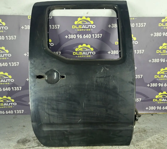 Двері пасажирські задні праві 82100EB332 NISSAN