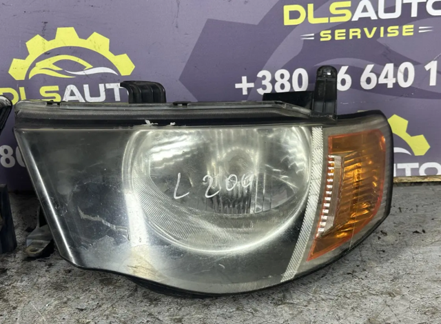 Фара ліва передня 8301C031 MITSUBISHI