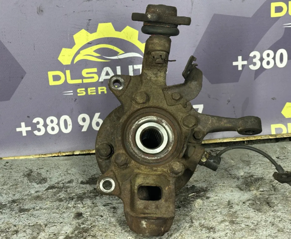 Цапфа поворотна ліва MR992377 MITSUBISHI