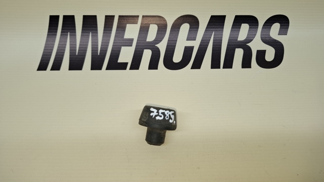 Подушка радіатору нижня 215081131R RENAULT