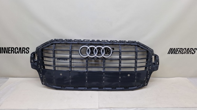 Решітка радіатора 4M0853651AJ VAG