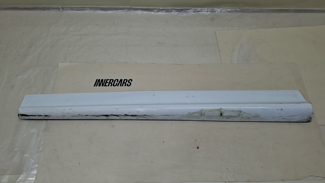 Молдинг передніх лівих дверей 8R0853959B VAG