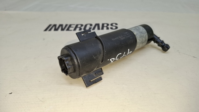 Сопло омивача фари передньої, правої 8T0955102 VAG