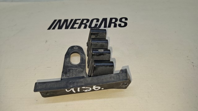 Направляюча переднього бампера 8W0807334 VAG