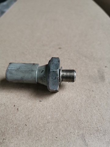 Датчик показника тиску масла 038919081P VAG