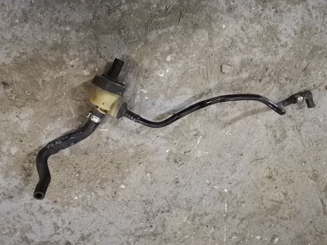 Трубка відводу кар.газов 06E906506A VAG