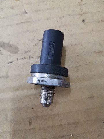Датчик тиску палива 06J906051F VAG