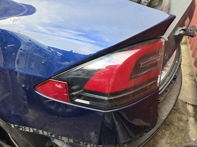 Задня ліва зовнішня фара 103433200B TESLA