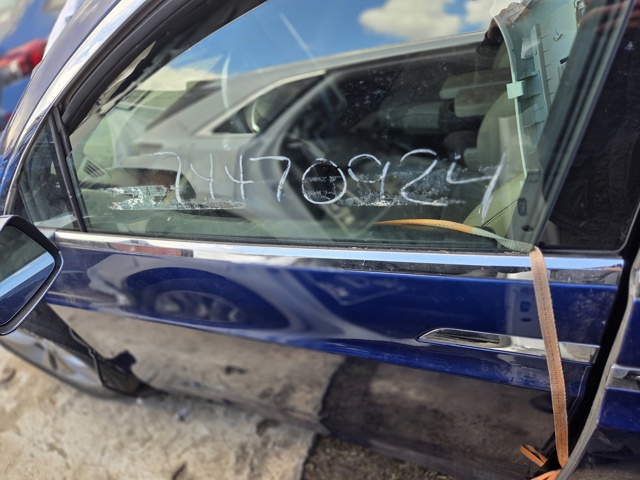 Дверь передня ліва 1069535E0B TESLA