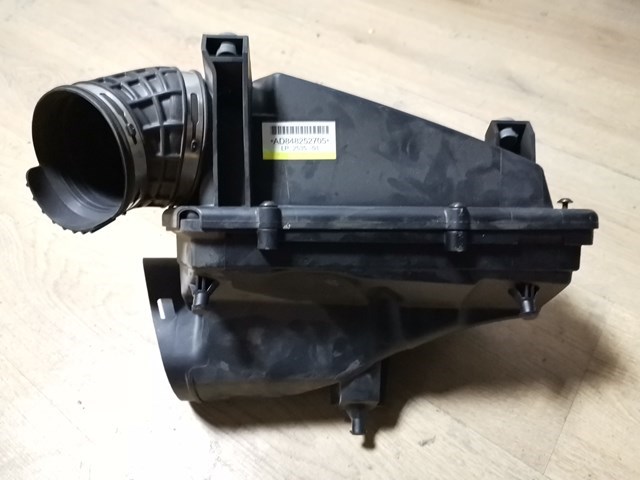 Корпус повітряного фільтра 13718603092 BMW