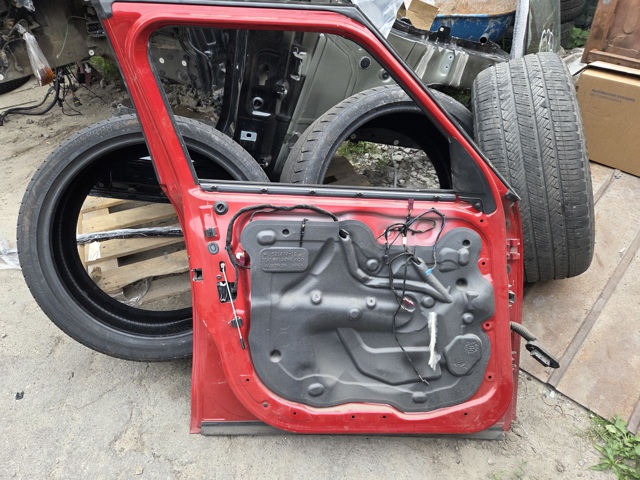 Дверь передня ліва 41009805927 BMW