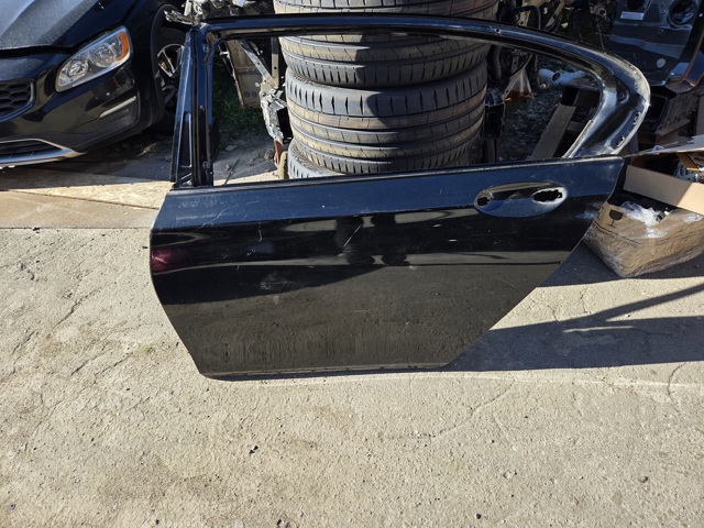 Двері задні, ліві 41527423701 BMW