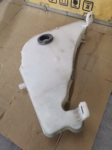 Водяний бачок омивача скла 4G8955451E VAG