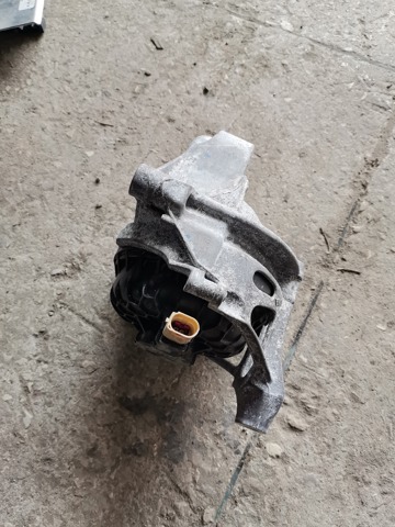 Права подушка двигуна 4M0199372B VAG