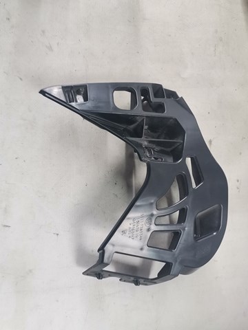 Кронштейн кріплення бампера переднього правий 51117385348 BMW