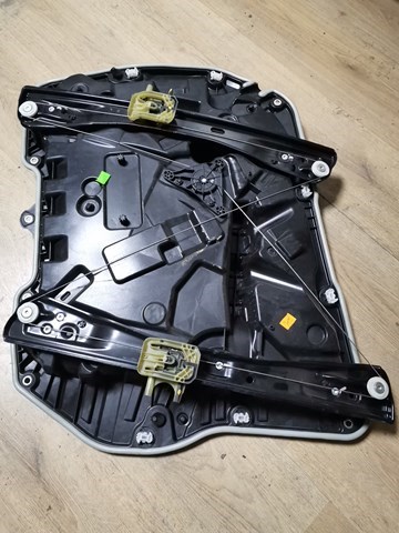 Склопідйомник передньої лівої двері 51339463719 BMW