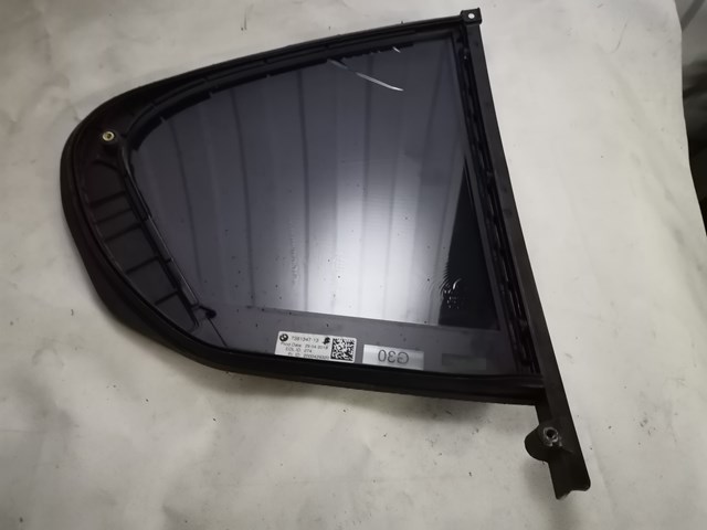 Задня кватирка ліва 51357381347 BMW