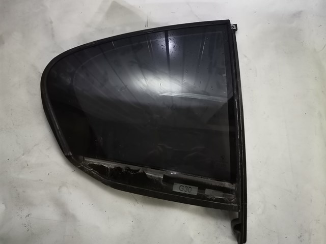 Куточок задніх правих дверей 51357381348 BMW