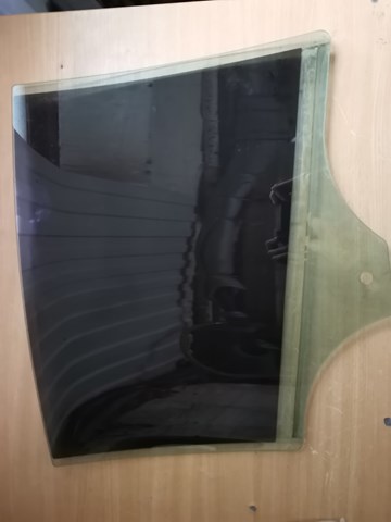 Скло задніх дверей, лівих 51377375189 BMW