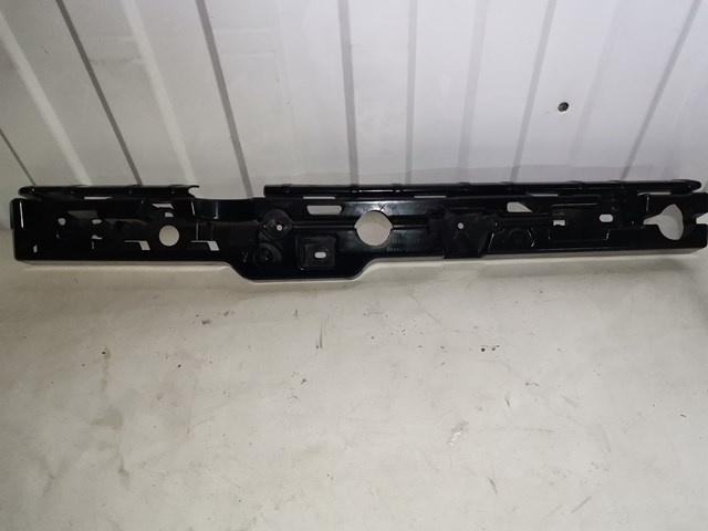 Кронштейн зовнішньої накладки порога правого 51777387346 BMW