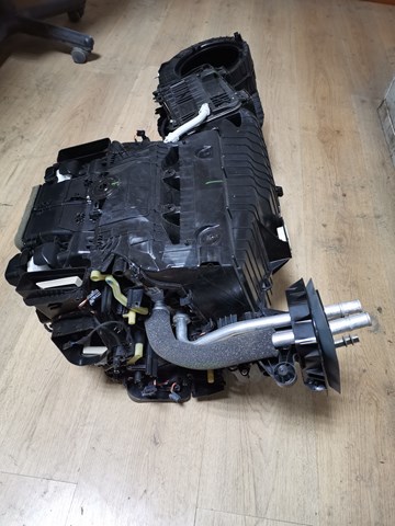 Корпус печі в зборі 64117944537 BMW