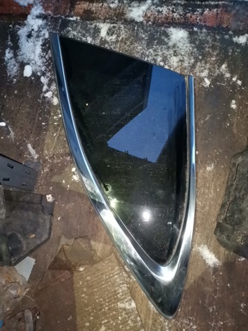 Стукло багажника, праве 65209AN02A SUBARU
