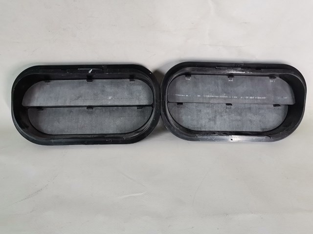 Люк заднього крила 6R0819465B VAG