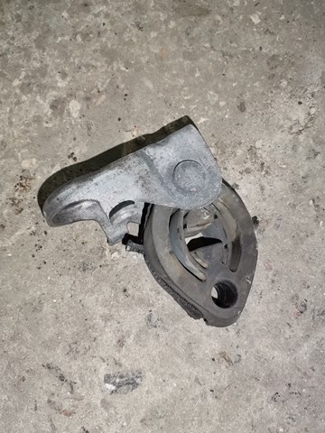 Подушка кріплення глушника 80A253144D VAG