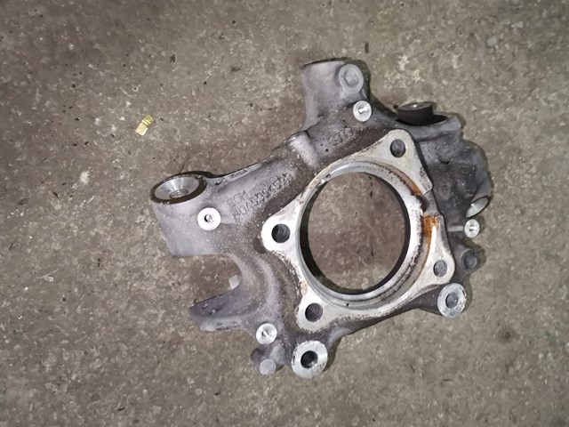 Цапфа поворотна ліва 80A505435J VAG