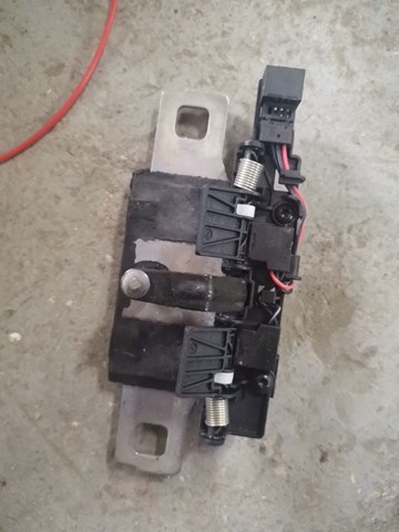 80A827507 VAG фіксатор (зацеп) замка дверей - купити онлайн в Україні