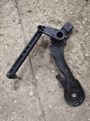 Датчик рівня положення кузова, задній лівий 80A941309E VAG