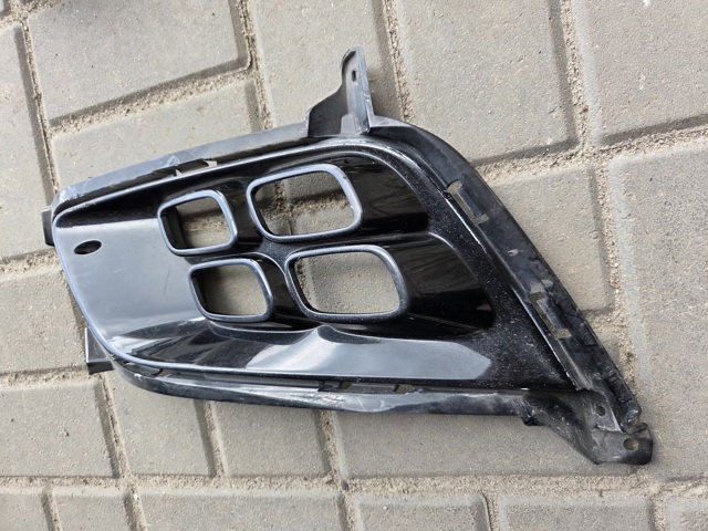 Ободок/окантовка фари протитуманной, правий 865522T520 HYUNDAI