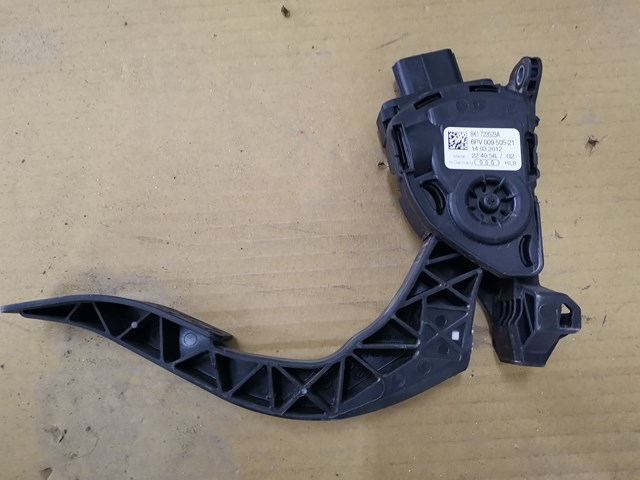 Підаль газу 8K1723523A VAG