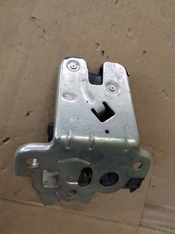 Замок багажника 8K9827505A VAG