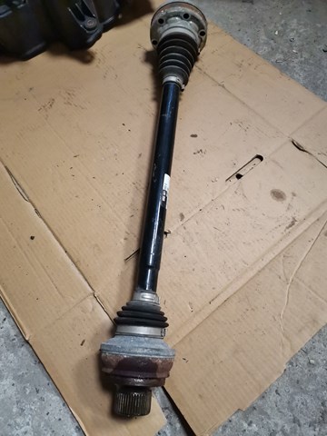 Піввісь задня 8R0501203C VAG