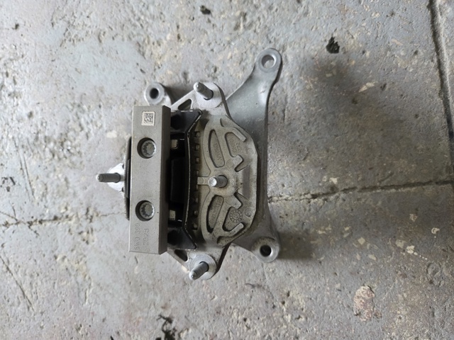 Подушка коробки передач 8W0399156 VAG