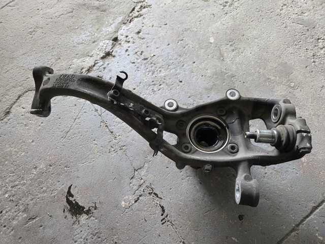 Цапфа передні праві 8W0407560 VAG
