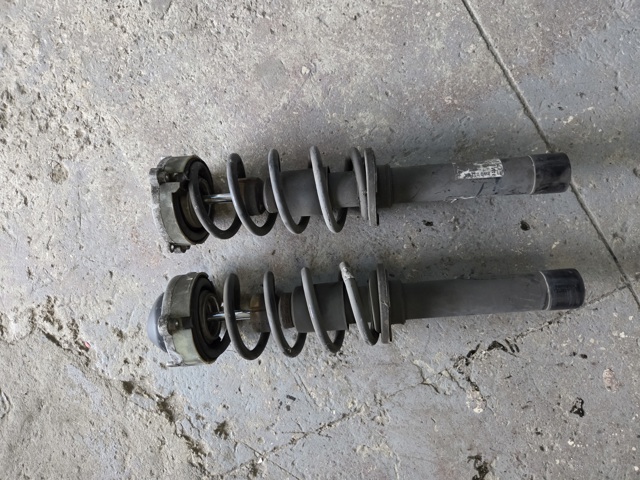 Амортизатор передньої підвіски 8W0413031AA VAG