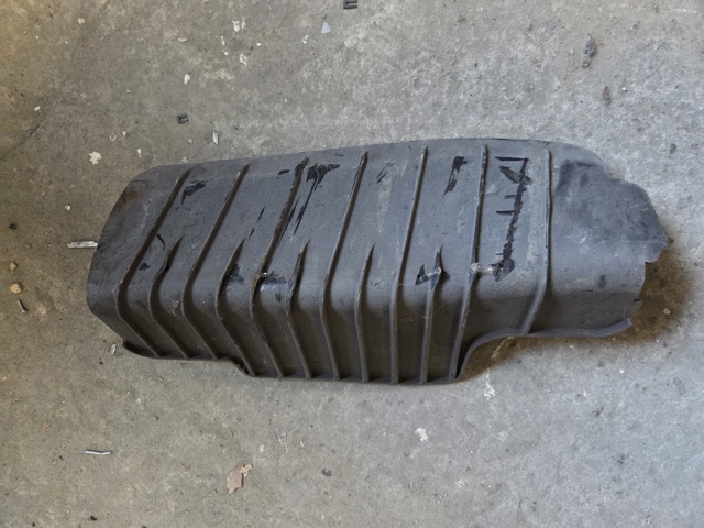 Захист заднього нижнього важеля 8W0505415E VAG