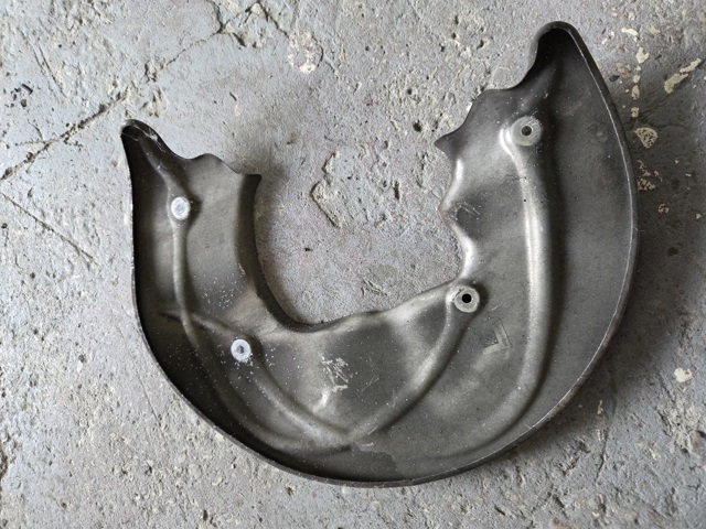 Кожух гальмівного диска 8W0615311E VAG