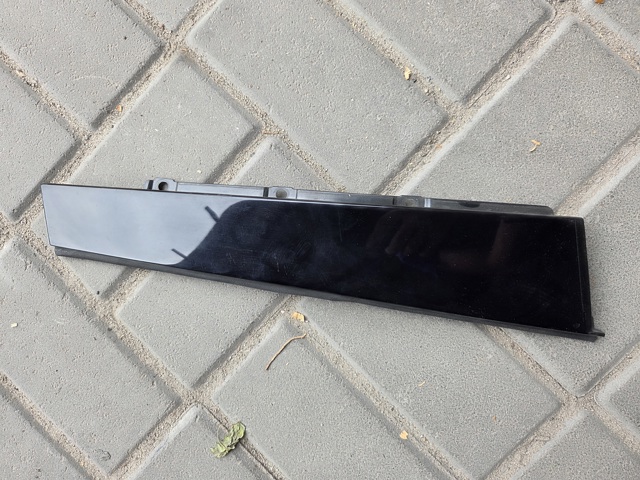 Накладка задніх дверей, лівих, вертикальних 8W0839901A5FQ VAG