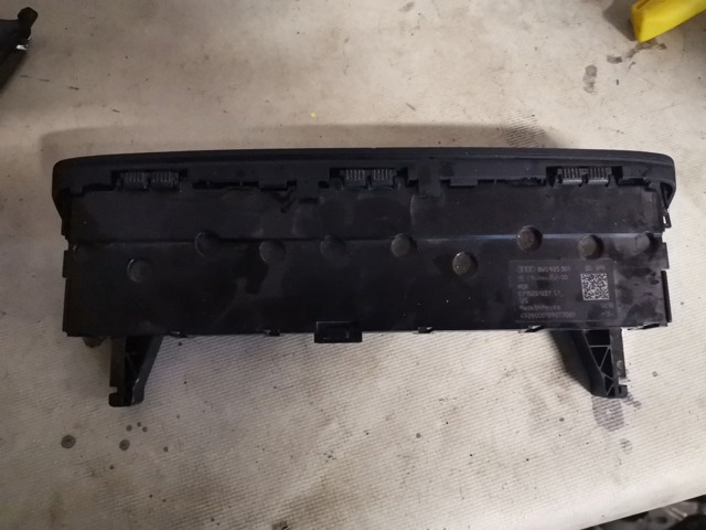Блок кнопок центральної консолі 8W0925301BD5PR VAG