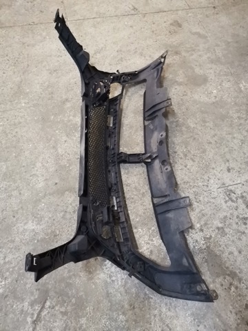 Кронштейн бампера переднього, центральний A1668851465 MERCEDES