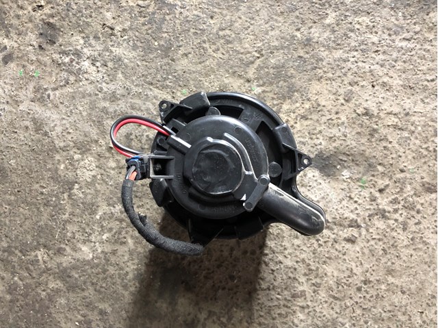 Електромотор пічки 272103334R RENAULT
