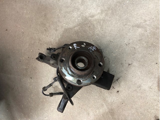 Цапфа поворотного кулака 400143684R RENAULT