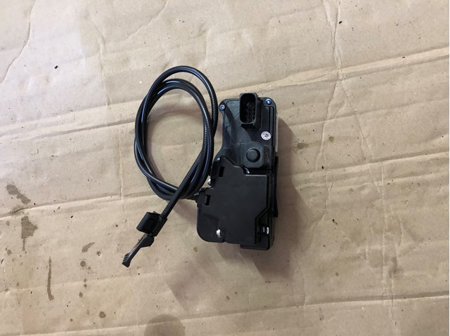 Замок задньої дверї, правої 600891400D Tesla Model
