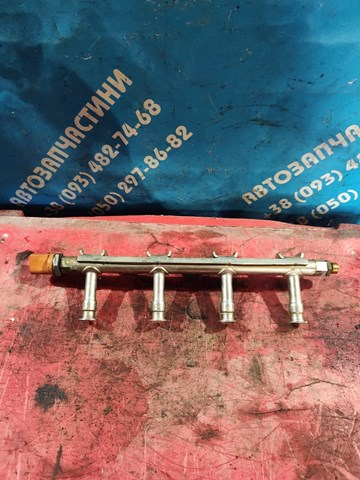 Рампа форсунок системи упорскування палива 03F133320C VAG