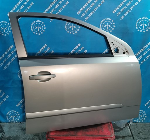 Пасажирські передні двері 124086 OPEL